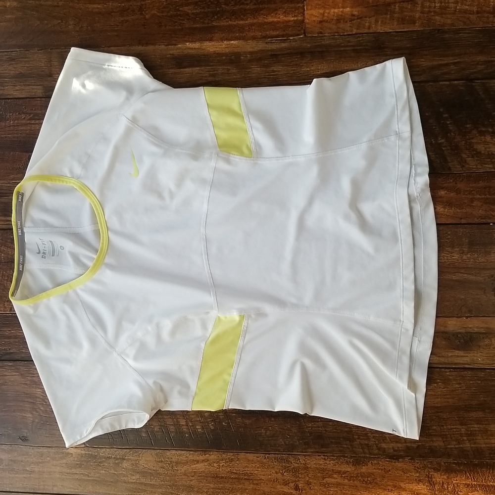 Nike Dri-fit short sleeve shirt